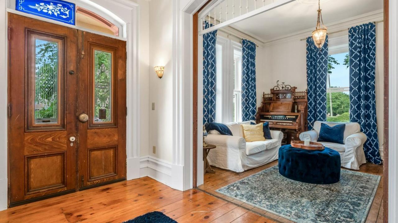 The Woodbridge House 호텔 킹스빌 외부 사진